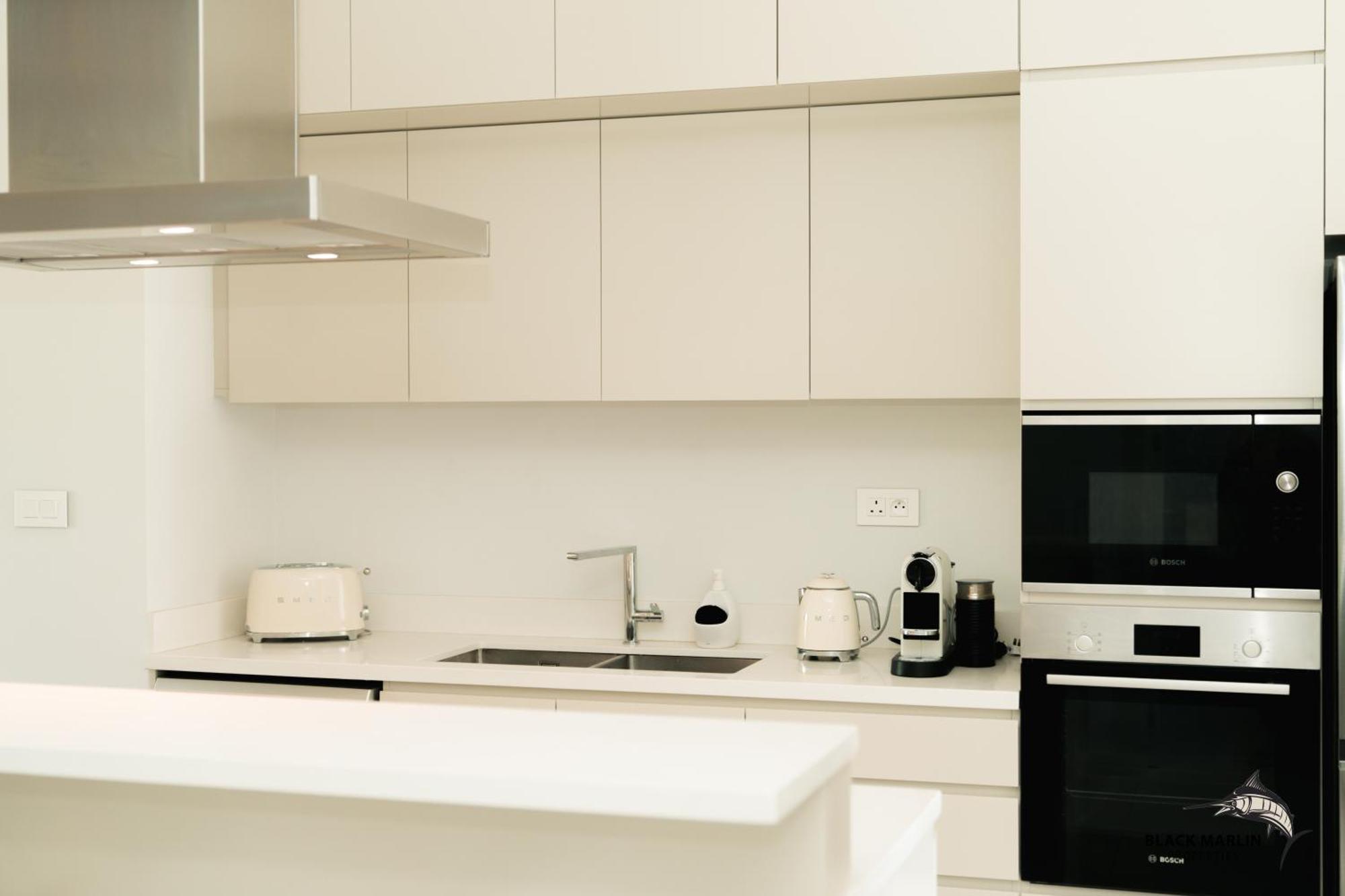Black Marlin Apartment Pereybere Beach