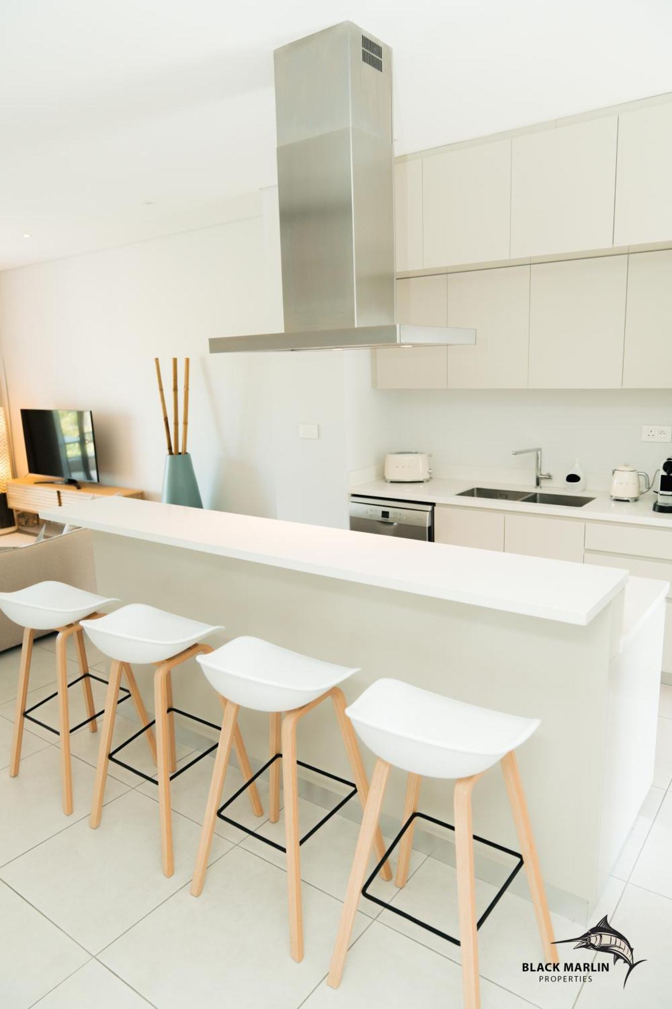 Black Marlin Apartment *